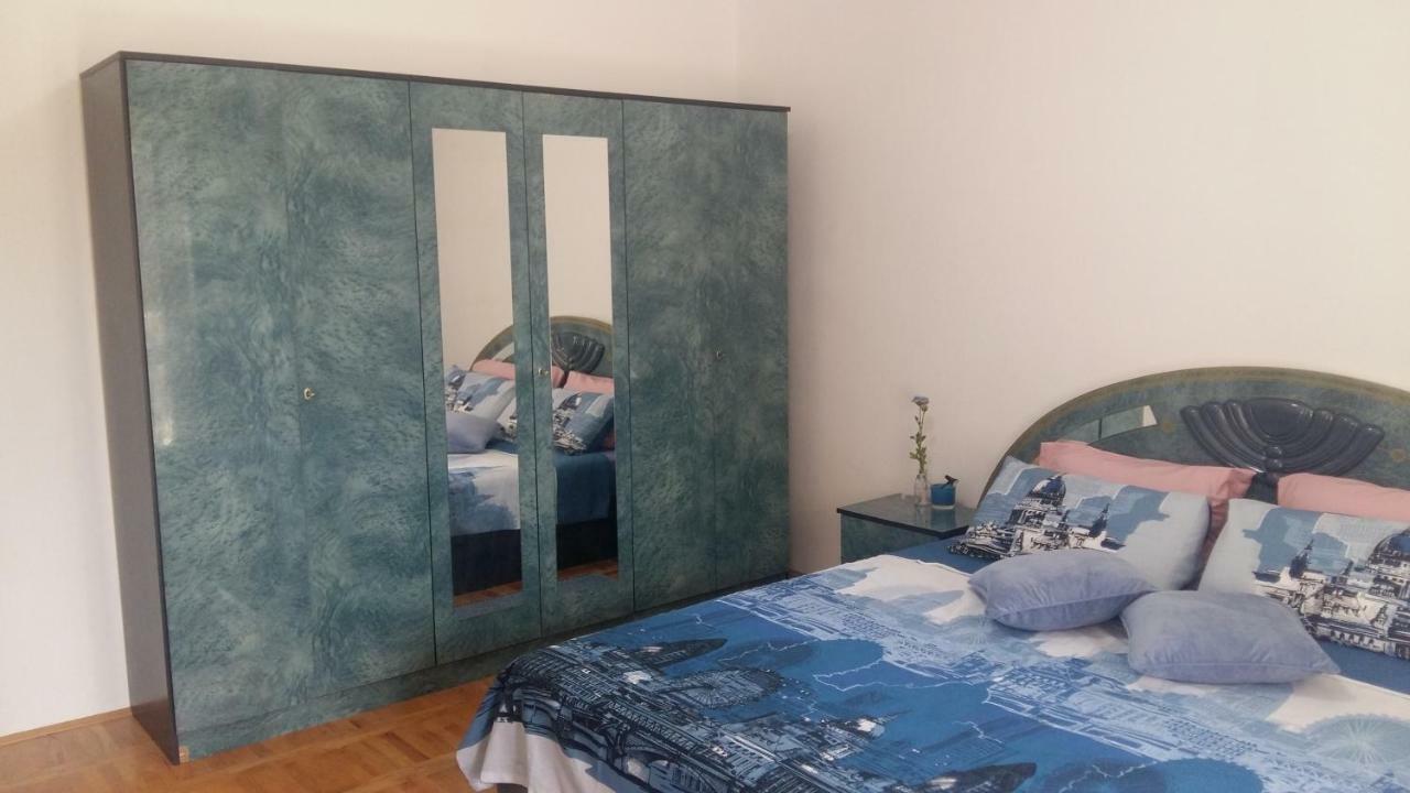 Apartment Ilina Vodice Exterior foto
