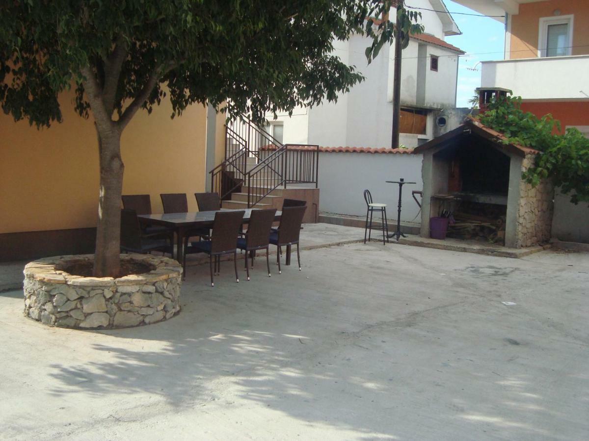 Apartment Ilina Vodice Exterior foto
